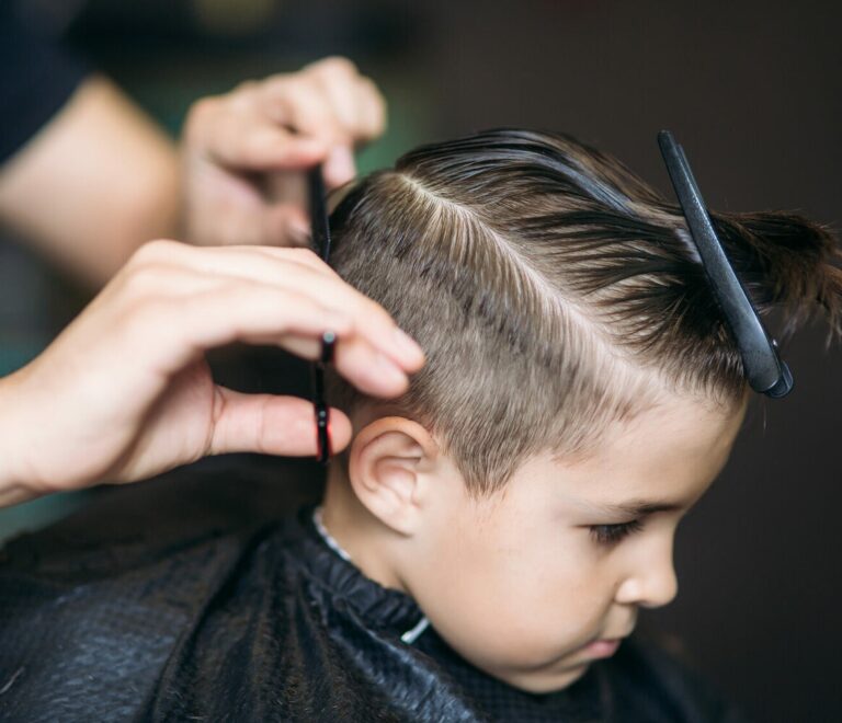 قص شعر الاطفال